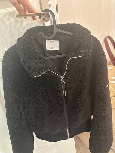 bershka mont