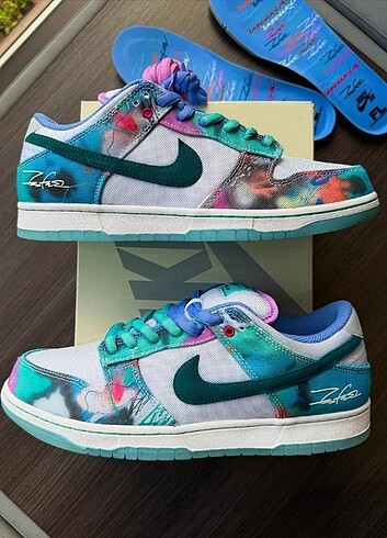 Nike SB Dunk Low Futura Laboratories