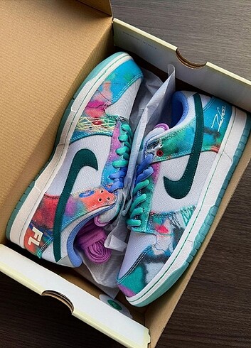 Nike Nike SB Dunk Low Futura Laboratories