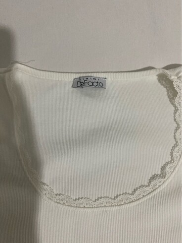 Defacto beyaz tshirt