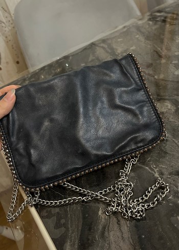 Zincir Detaylı Siyah  Deri Çanta - Görsel 2