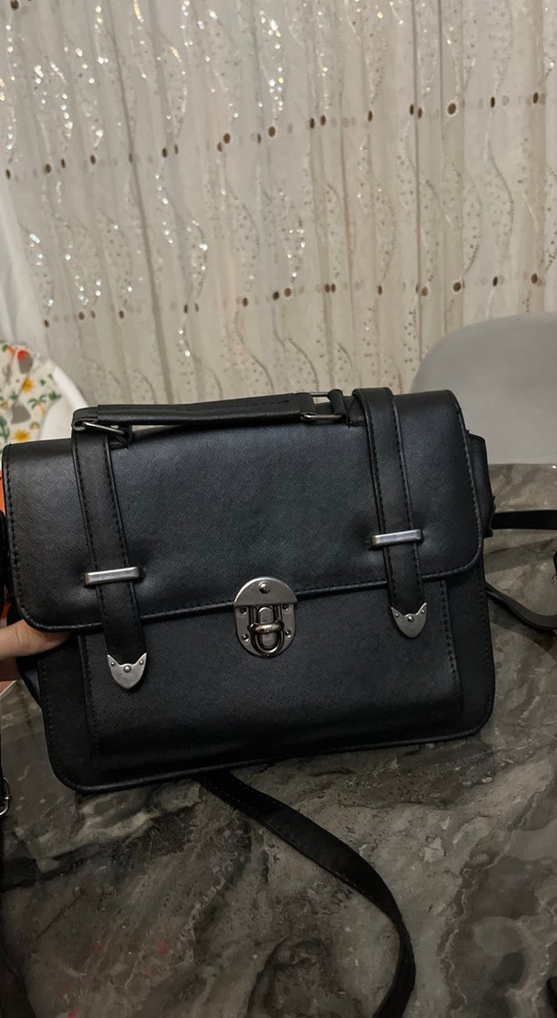 Tokalı Siyah Deri kadın  Çantası - Görsel 4