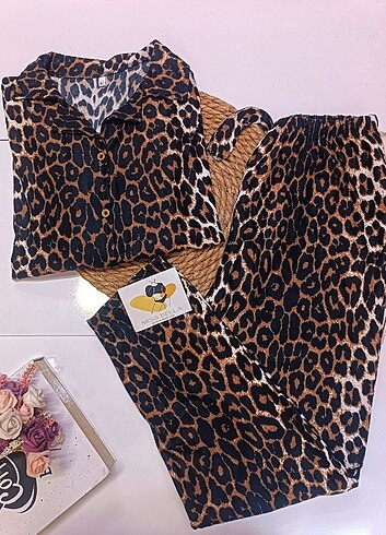 Diğer Leopar Desenli Süet Pijama Takımı