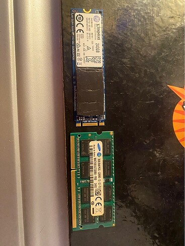 M2 240gb ssd / 8gb ddr3 laptop ram