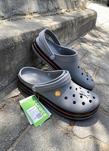 Gri crocs terlik (42 numara) süs hediyeli