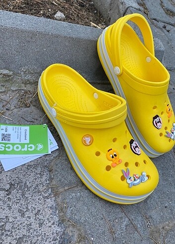 Sarı crocs terlik (38 numara) süs hediyeli