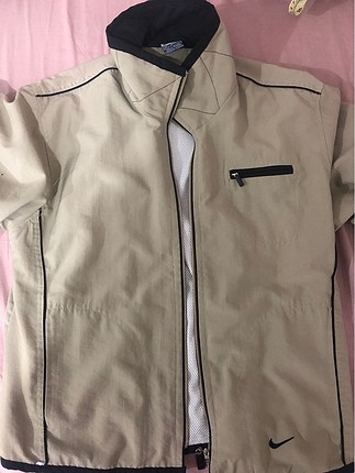Nike mont