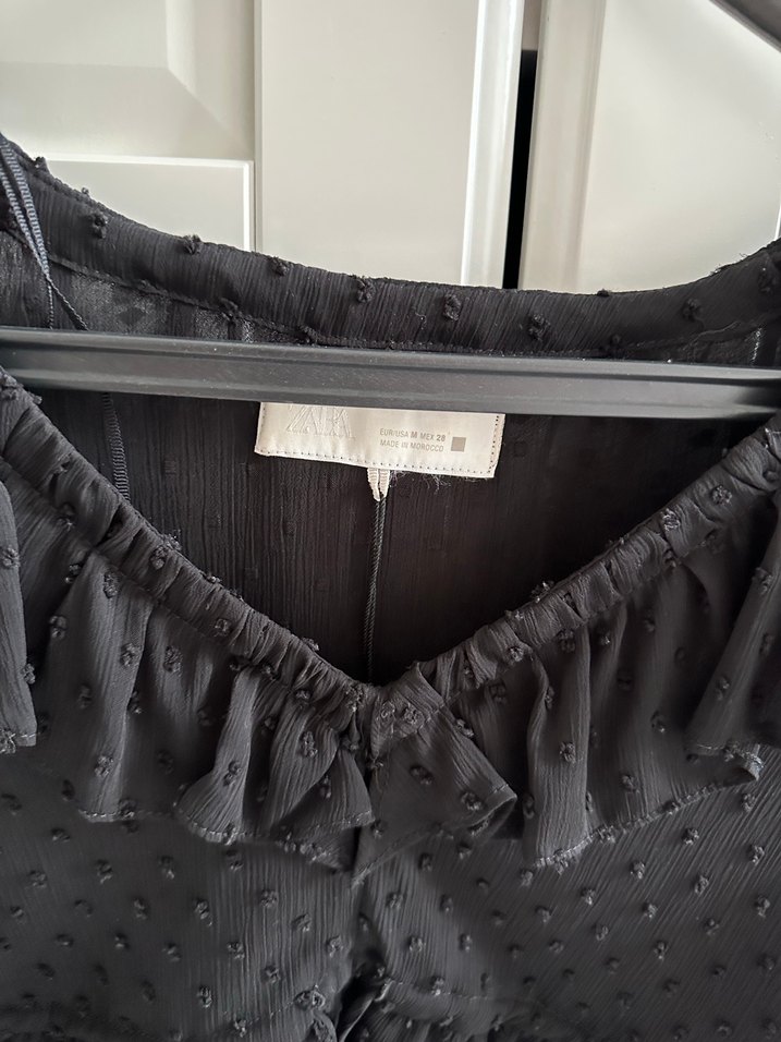 Zara plumeti Uzun Kollu Fırfırlı Siyah Bluz - Görsel 4