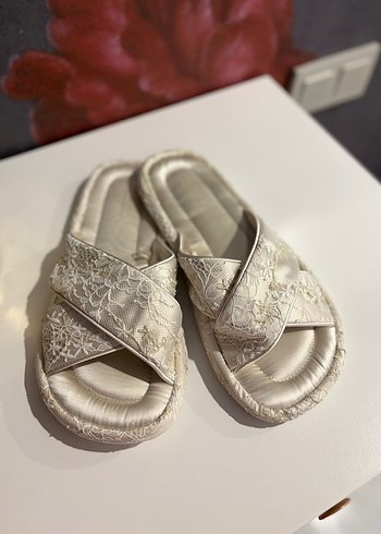 Zara home Dantel Detaylı Beyaz saten Kadın Terlik - Görsel 4
