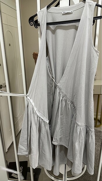 Zara Zara fırfırlı gri elbise