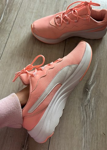 Pembe Bağcıklı Kadın Spor Ayakkabı - Görsel 3