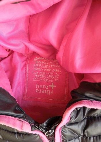 Siyah Kapüşonlu Kız Çocuk Kışlık Mont - Görsel 3