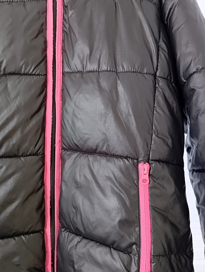 Siyah Kapüşonlu Kız Çocuk Kışlık Mont - Görsel 4