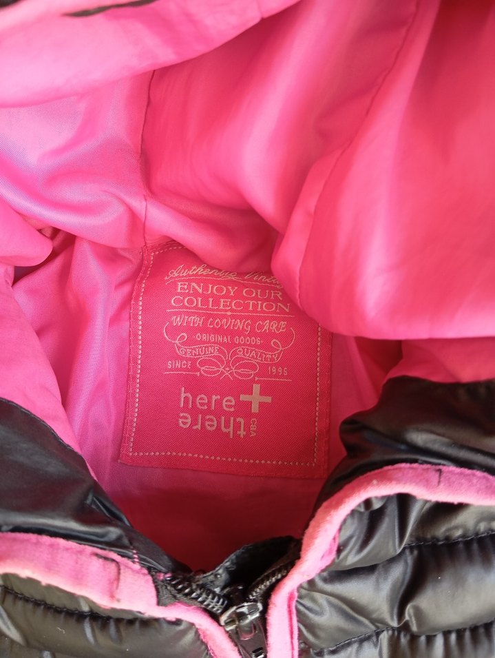 Siyah Kapüşonlu Kız Çocuk Kışlık Mont - Görsel 3