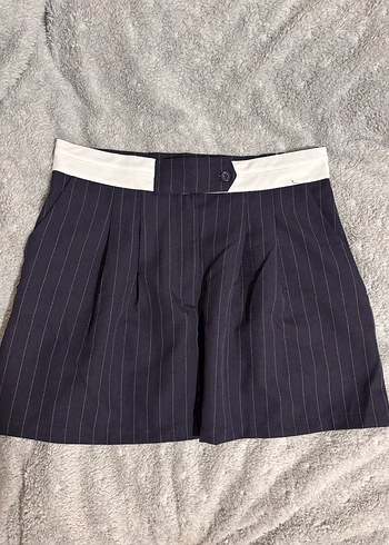 Gri Mini Çizgili Pilili Etek - Görsel 2