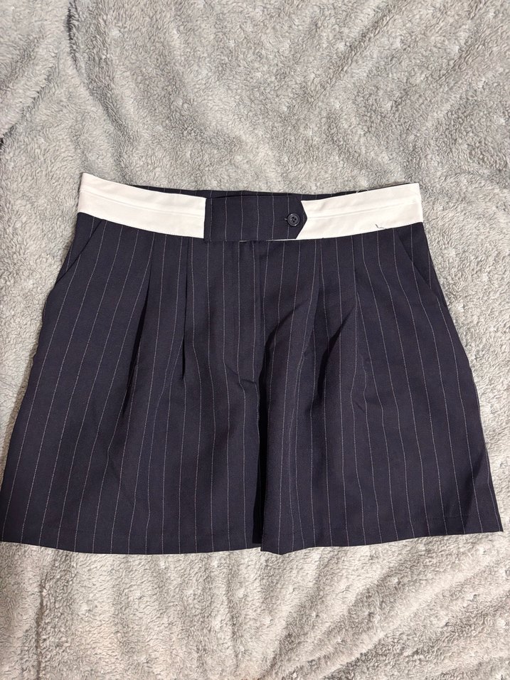 Gri Mini Çizgili Pilili Etek - Görsel 2