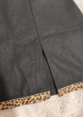 Kürklü Siyah Leopar Ve Yırtmaç Detaylı Mini Etek - Görsel 2