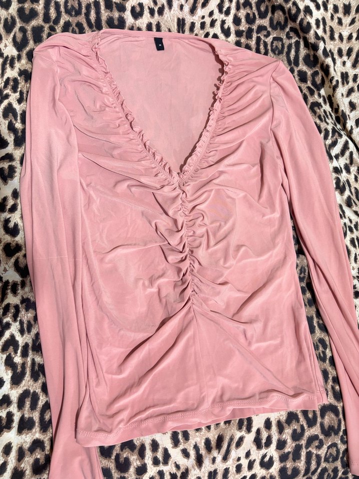 Piliseli Pembe V Yakalı Kadın Bluz - Görsel 4