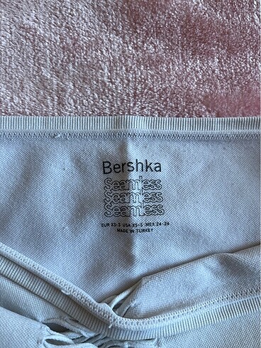 xs Beden beyaz Renk bershka straplez crop