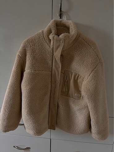 pull and bear peluş mont