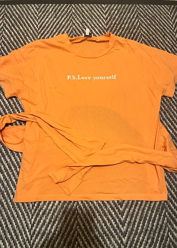 Turuncu bel detaylı tişört - Görsel 2