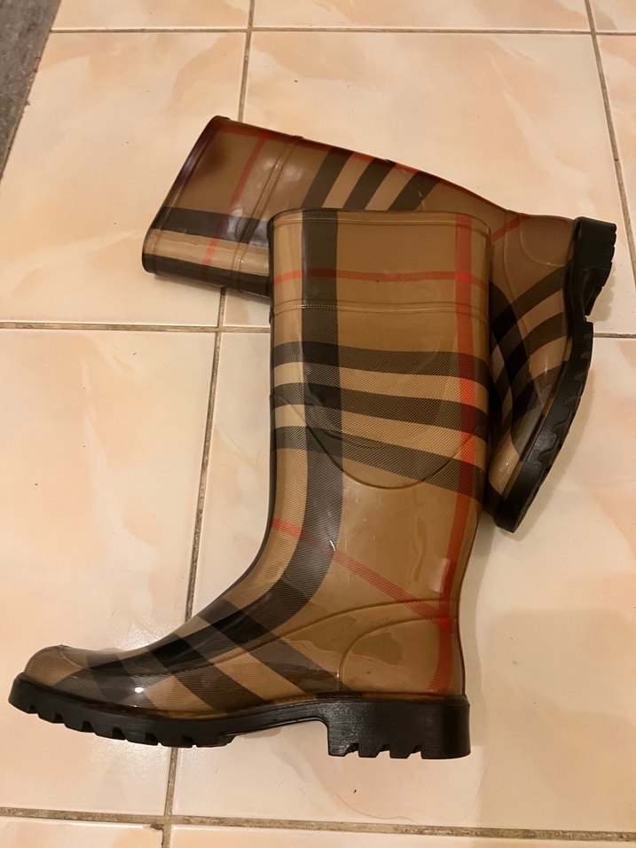 Burberry yağmur çizme - Görsel 2