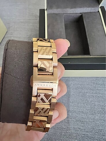  Beden çeşitli Renk Burberry orijinal saat