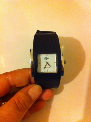 Lacoste saat
