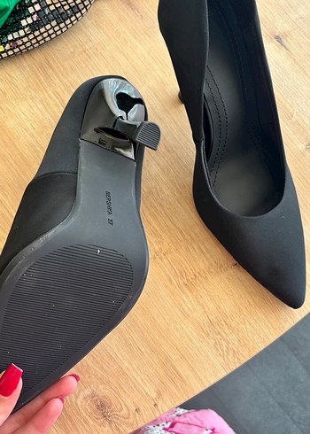 Bershka Siyah Kadın Stiletto Topuklu Ayakkabı