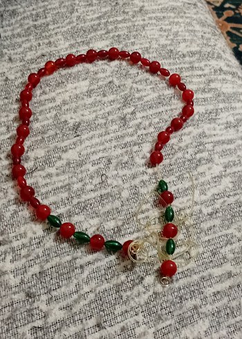 Uzun Kırmızı Boncuklu Nakışlı Kadın Kolye - Görsel 2