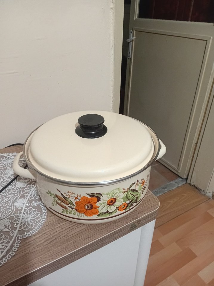 Çiçek Desenli Beyaz Emaye Tencere - Görsel 2