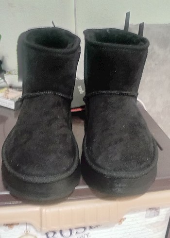 Siyah Süet Tokalı Düz Kadın Bot - Görsel 2