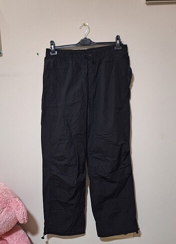 Lcw paraşüt pantolon.