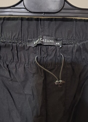 LC Waikiki Lcw paraşüt pantolon.