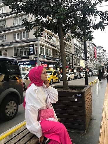 Pembe çanta