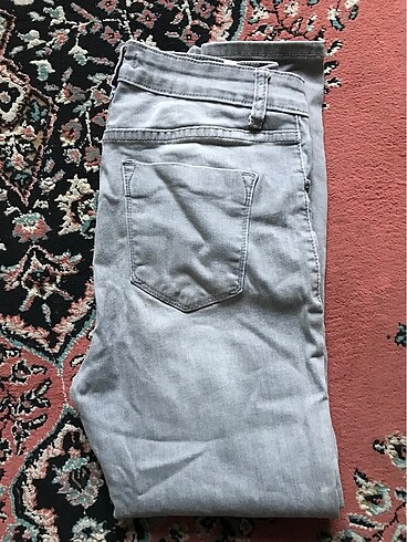 Gri kot pantolon