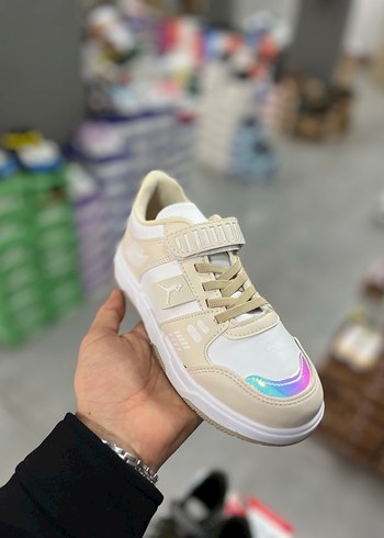 Kız Çocuk Pembe Bağcıklı ve Cırt Cırtlı Spor Ayakkabı - Görsel 4