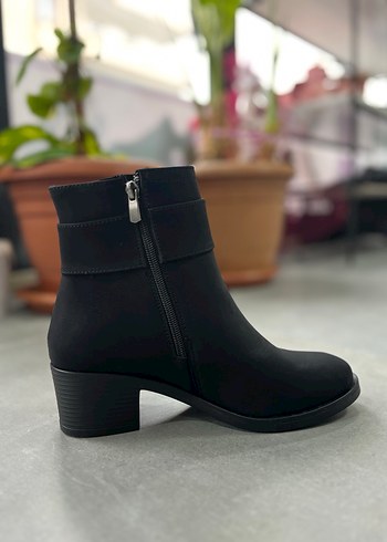Siyah Süet Klasik Topuklu Kadın Bot - Görsel 3