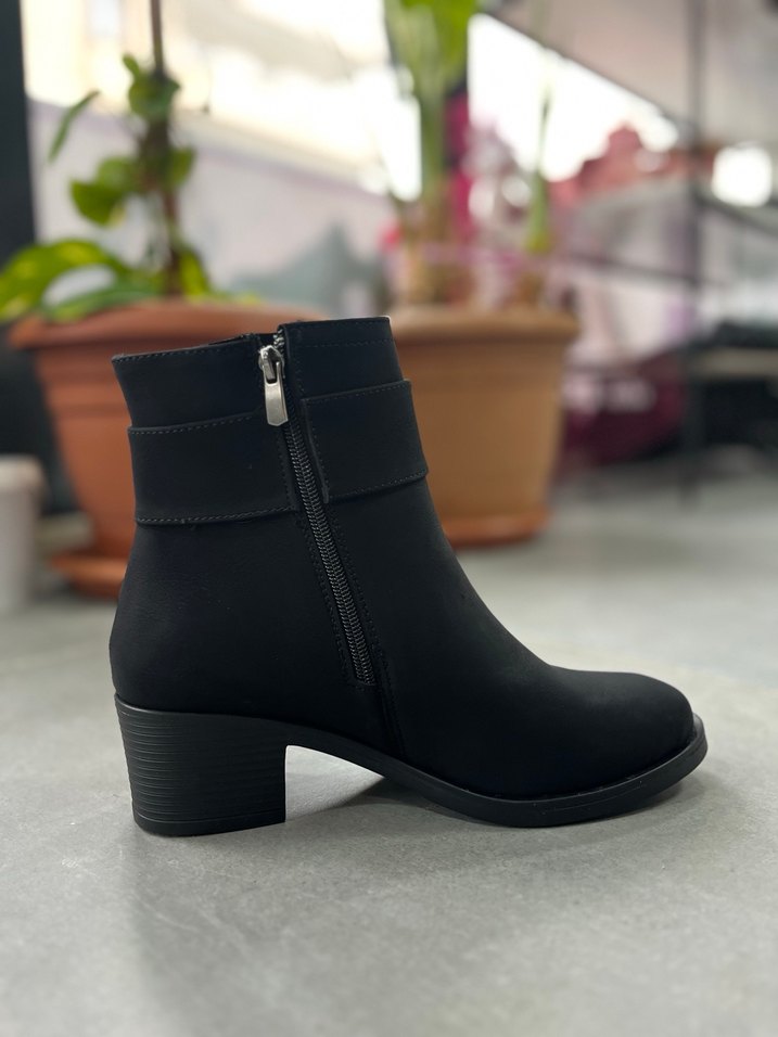 Siyah Süet Klasik Topuklu Kadın Bot - Görsel 3
