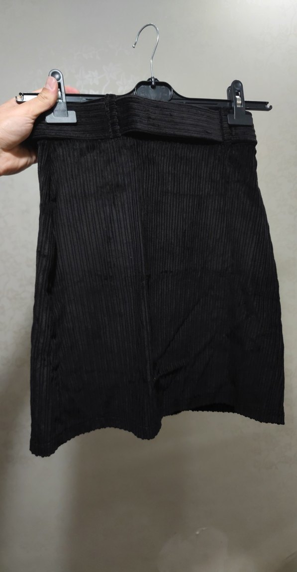 Düğmeli Siyah Midi Mini Kemerli Etek - Görsel 2