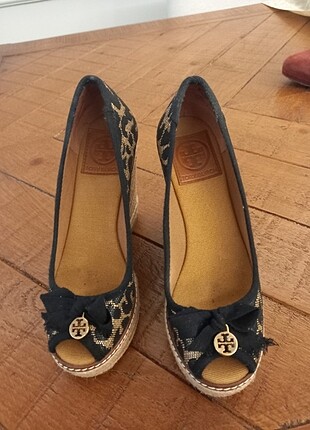 35 Beden Tory Burch Dolgu Topuk Ayakkabı 