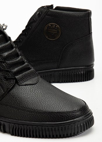 Siyah Erkek Bot - Görsel 3