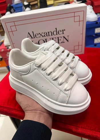 Alexander McQueen 35