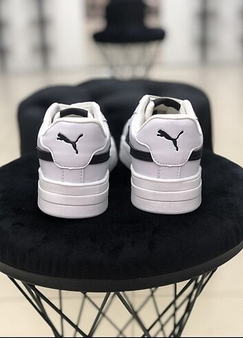 40 Beden beyaz Renk Puma SPOR AYAKKABI sıfır ürün yeni sezon