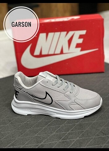 Nike spor ayakkabı magaza ürünüdür