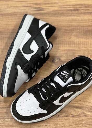 NİKE DUNK KOMPLE DİKİŞLİ MAGAZA ÜRÜNÜDÜR SIFIR VE KUTULUDUR