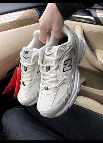 NEW BALANCE SIFIR MAGAZA ÜRÜNÜDÜR