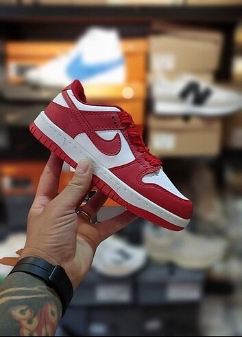 38 Beden Nike dunk dikişli sıfır ve kutulu magaza ürünüdür