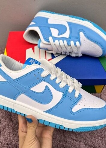 Nike dunk dikişli sıfır ve kutulu magaza ürünüdür
