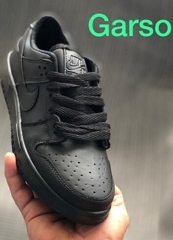 Nike dunk dikişli sıfır ve kutulu magaza ürünüdür